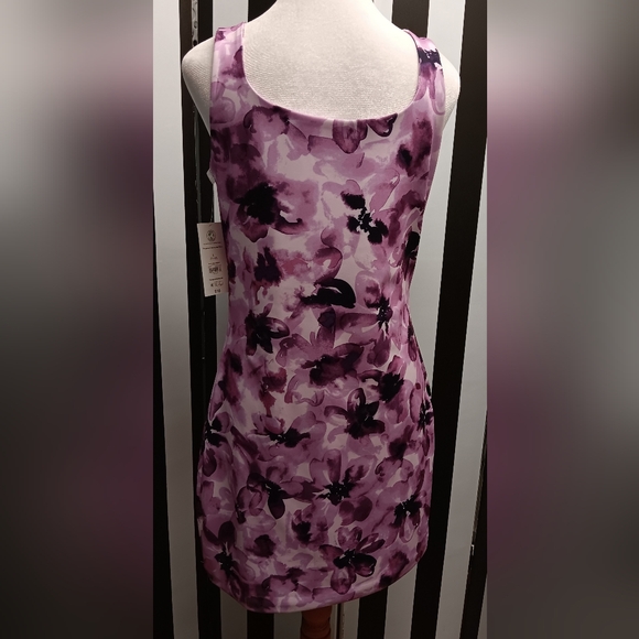 NWT floral bodycon dress - Picture 10 of 13